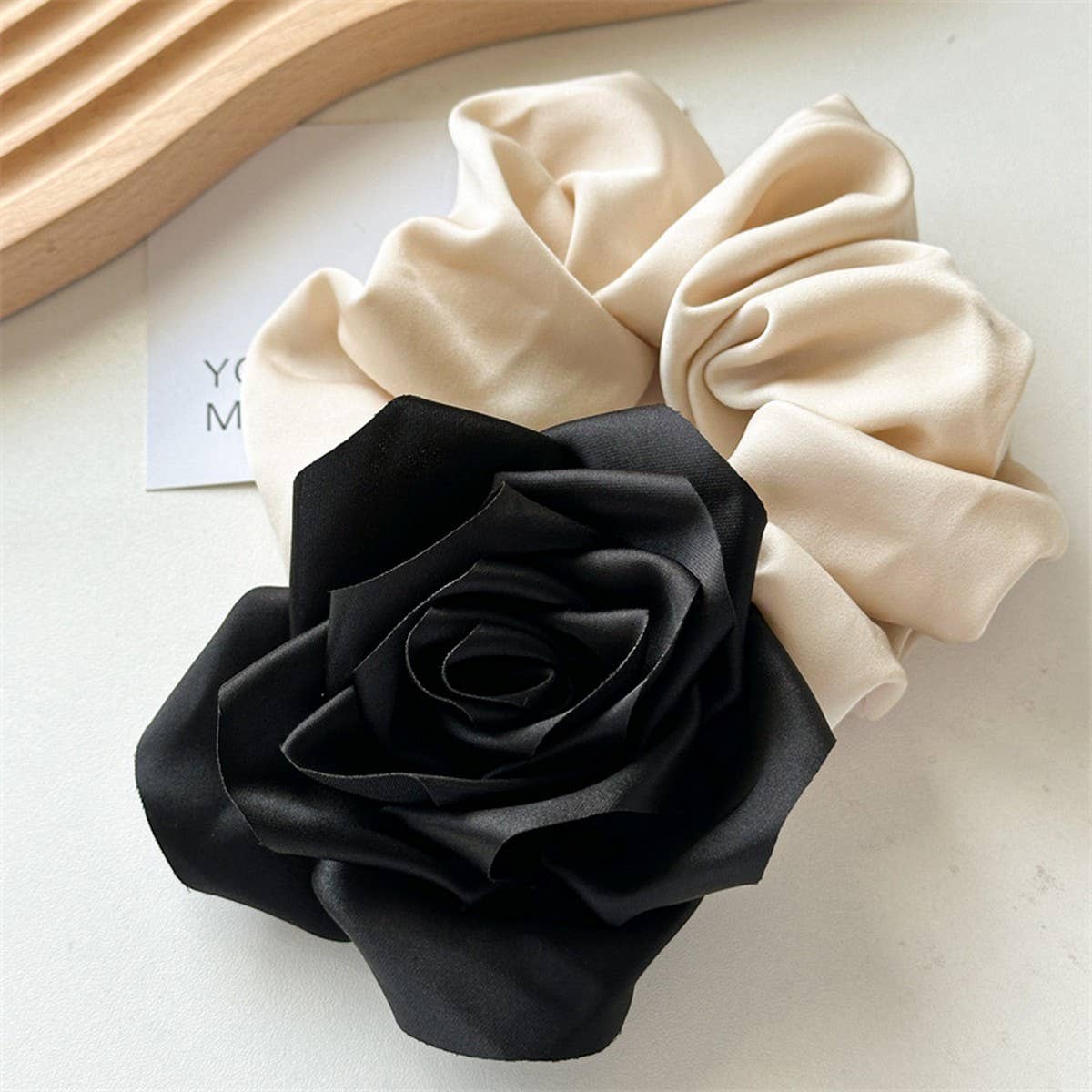 Sweet Large Rose Tie, photo 6 of 7