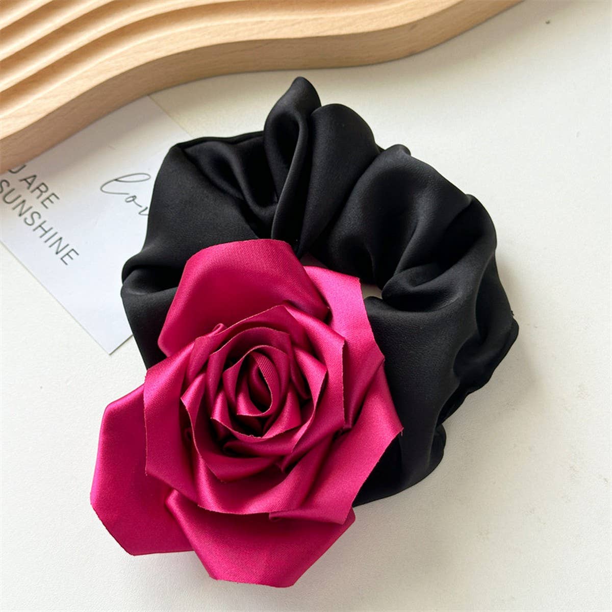 Sweet Large Rose Tie, photo 1 of 7