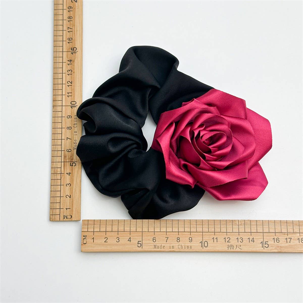 Sweet Large Rose Tie, photo 3 of 7