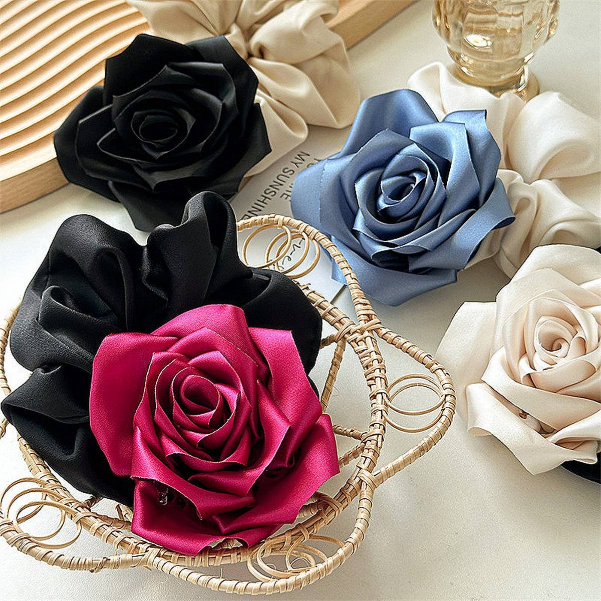 Sweet Large Rose Tie, photo 2 of 7